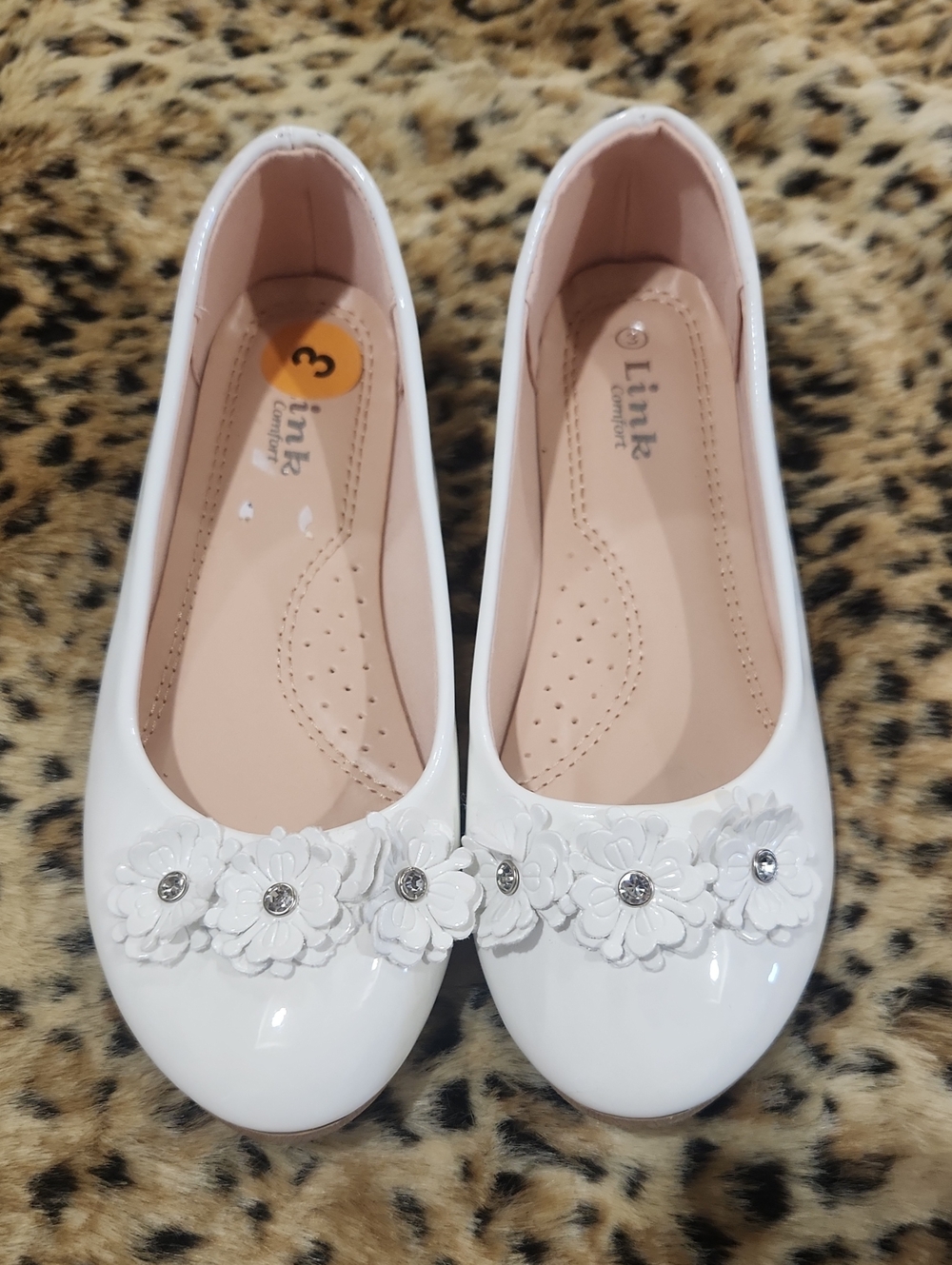 Link White Girls' Floral Applique Ballet Flats